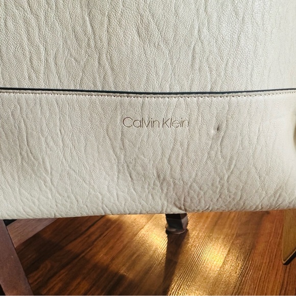 Elegant Calvin Klein, leather Cream Tote Bag - Picture 9 of 10